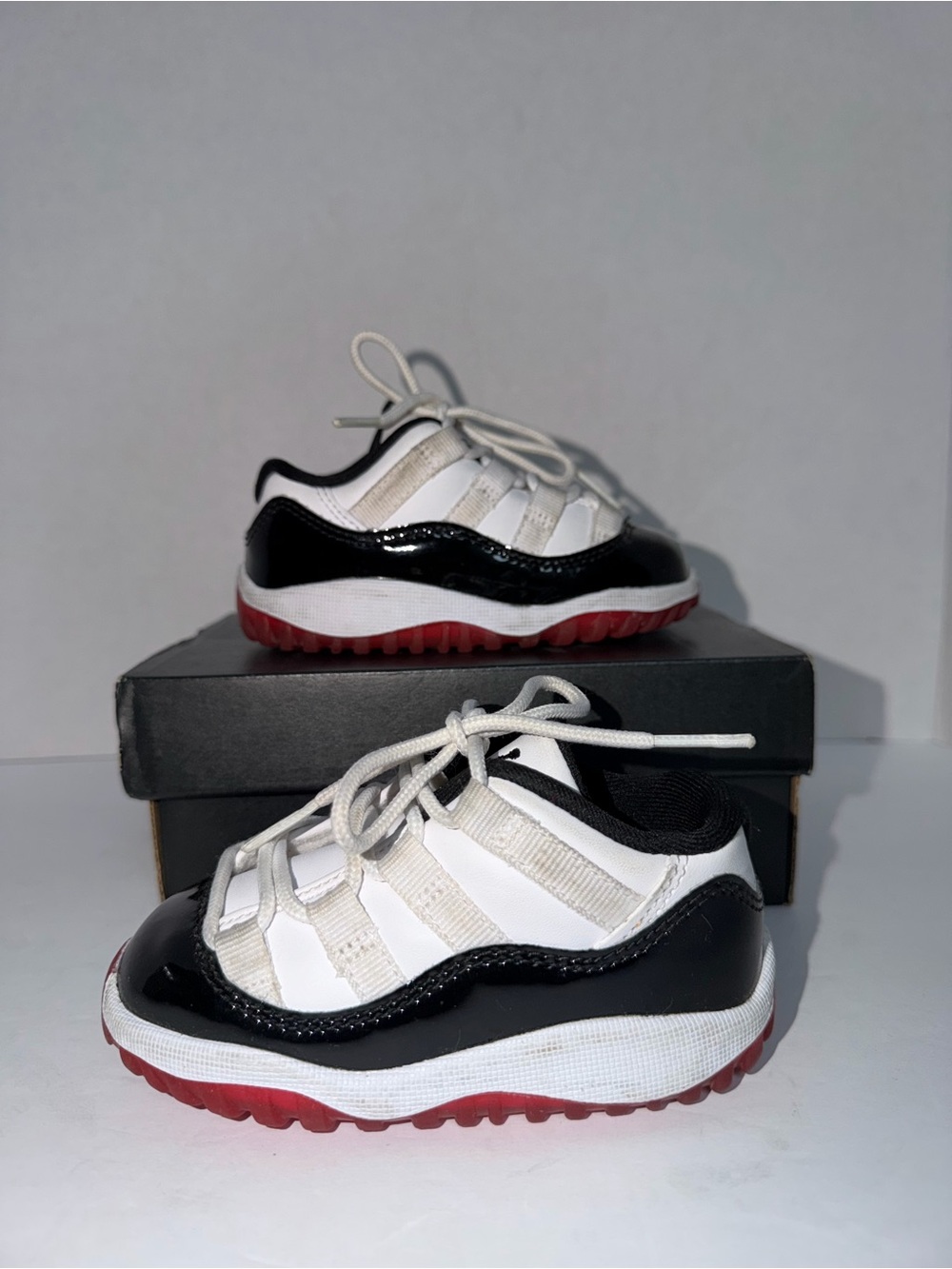 Jordan 11 Retro Low Concord 6C 505836 160 Sneakers White/University Red/Black